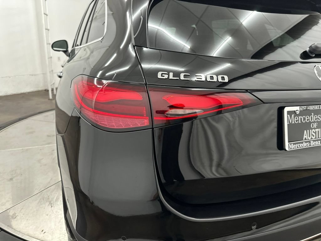 New 2026 Black Mercedes-Benz GLC 300 image 41