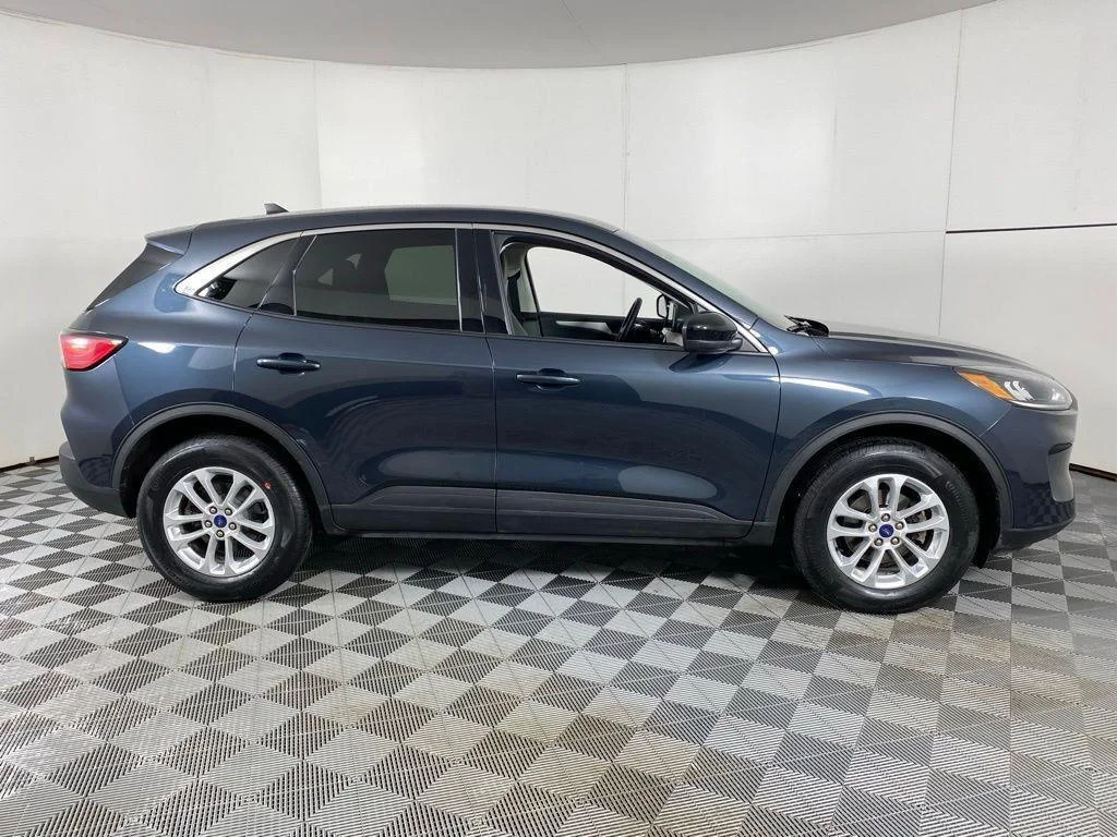 Used 2022 Stone Blue Ford SE image 11