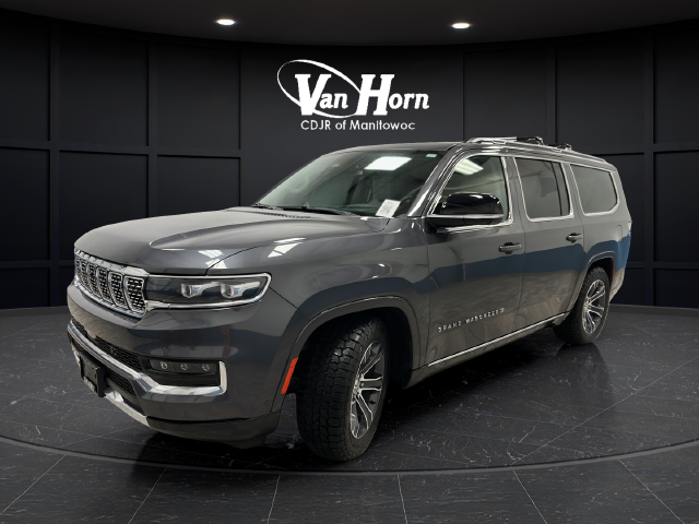 Used 2023 Baltic Gray Metallic Clearcoat Jeep Base image 3