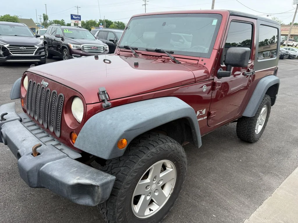 Used 2008  Jeep X image 3