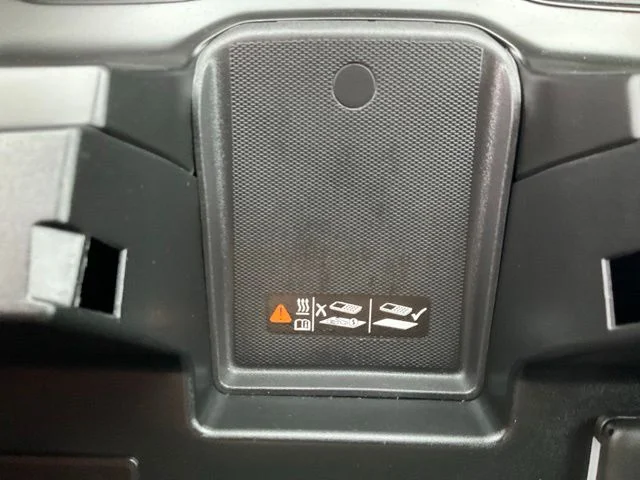 Used 2025 White GMC AT4 image 35