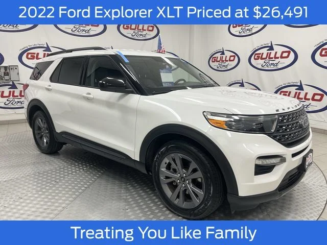 Certified Used 2022 White Metallic Ford XLT image 1
