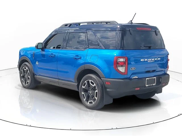 Used 2022 Blue Ford Outer Banks image 7