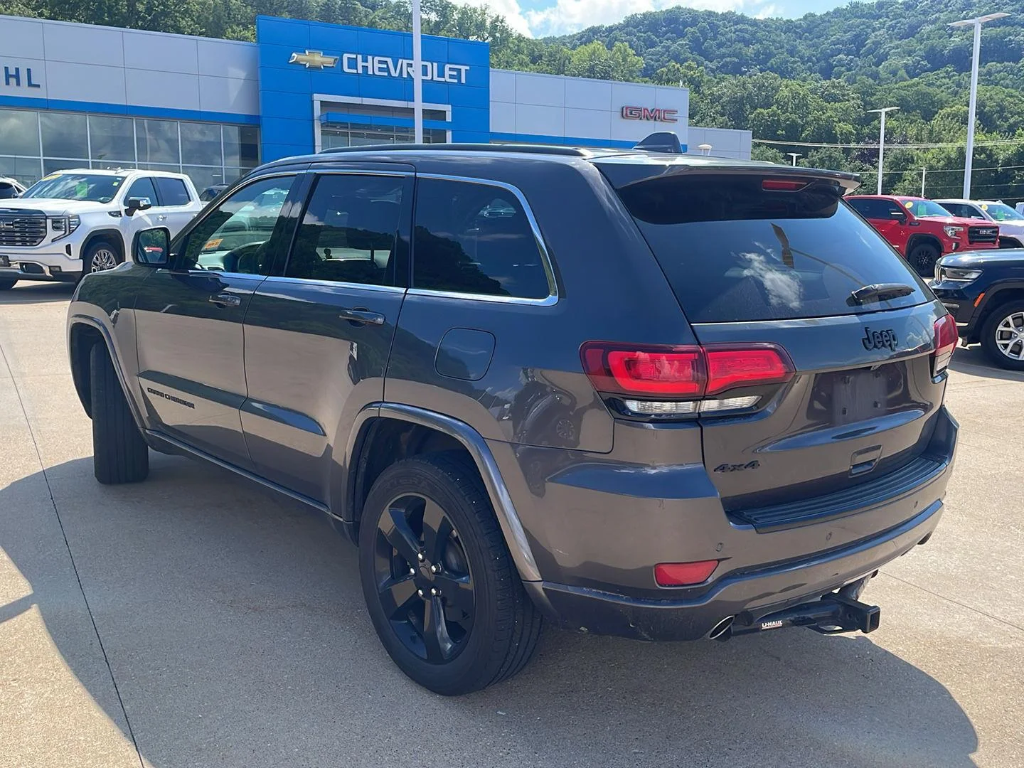 Used 2015 Gray Jeep Altitude image 5