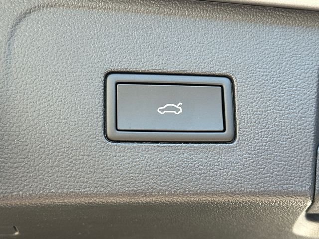 New 2026 Silver Volkswagen 2.0T SE w/Technology image 19