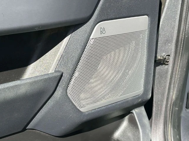 Used 2023 Gray Metallic Ford Lariat image 30