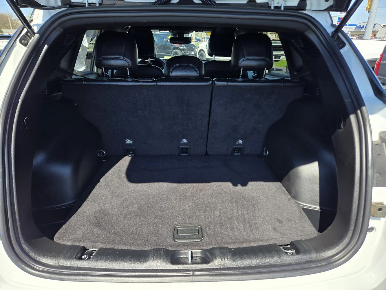 Used 2025 Bright White Clearcoat Jeep Trailhawk image 34