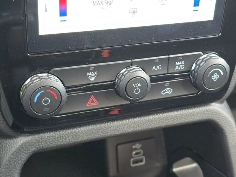 New 2025 Shadow Black Ford XLT image 17