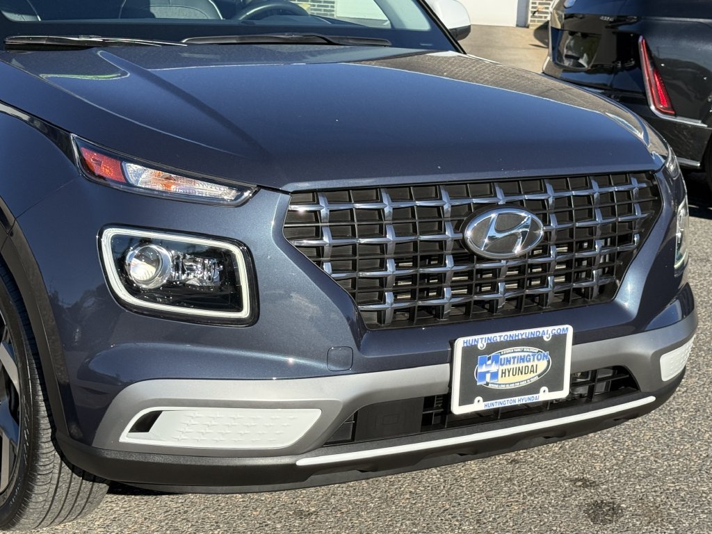 Used 2023 White Hyundai Limited image 8