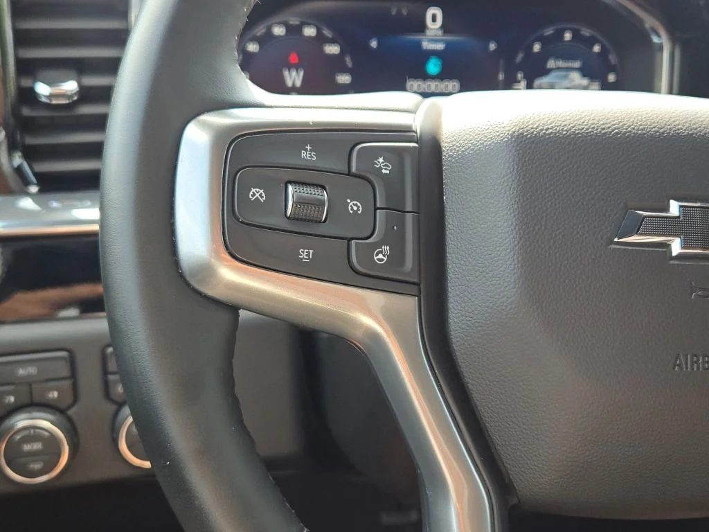 Used 2025 White Chevrolet RST image 28