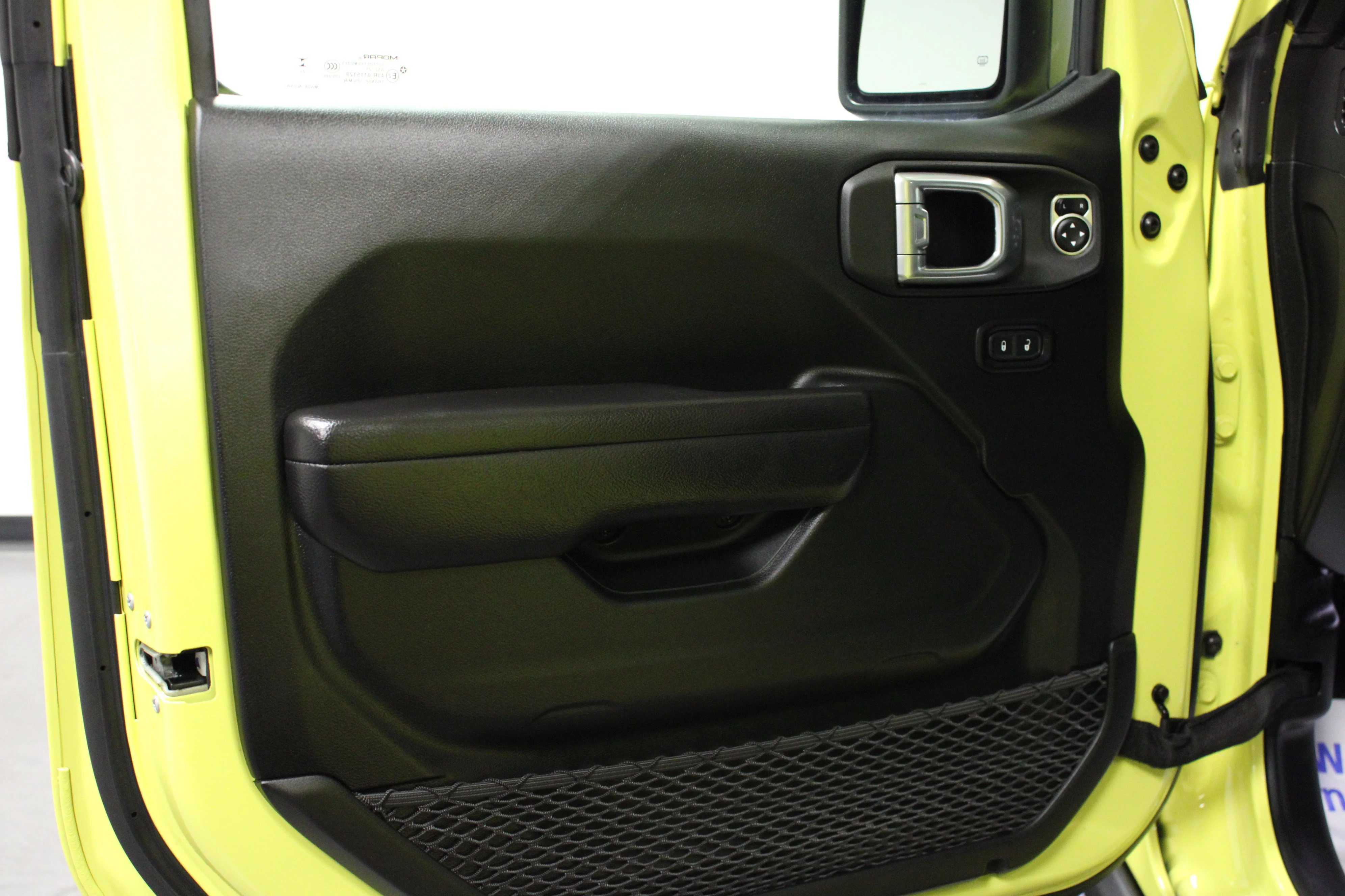 Used 2023 High Velocity Clearcoat Jeep High Tide image 11