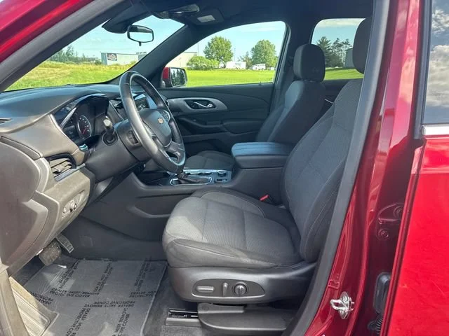 Used 2023 RADIANT RED TINTCOAT Chevrolet LT Cloth image 11