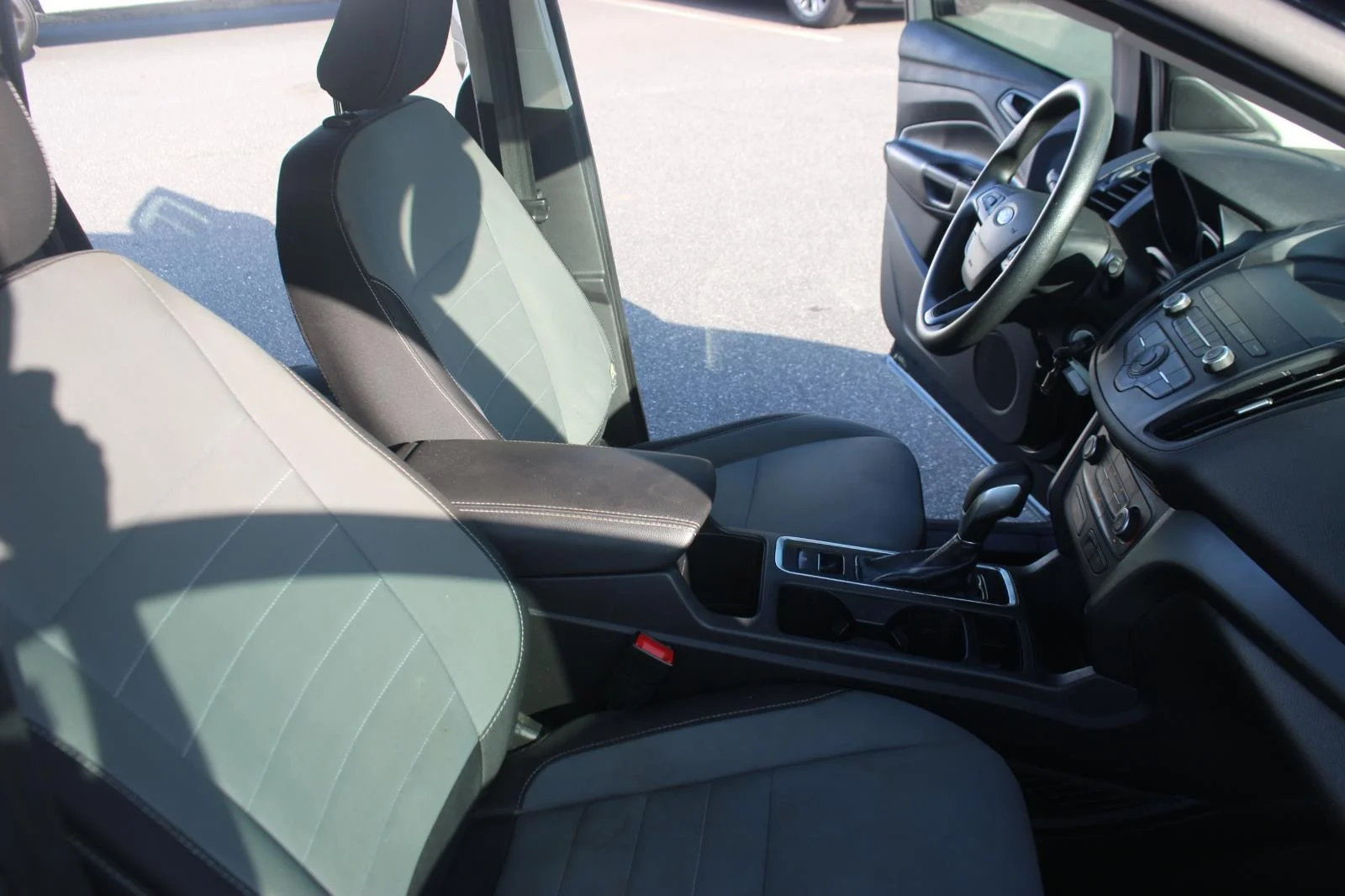 Used 2019 Black Ford S image 28