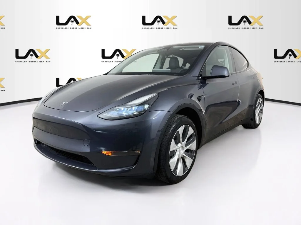 Used 2023 Gray Tesla Standard Range image 3