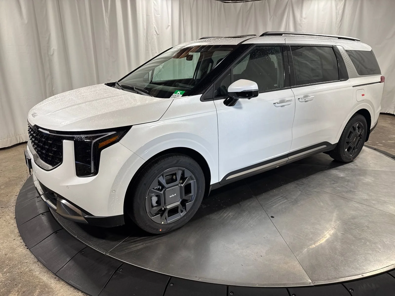 2026 Kia Sedona SX HEV's photo