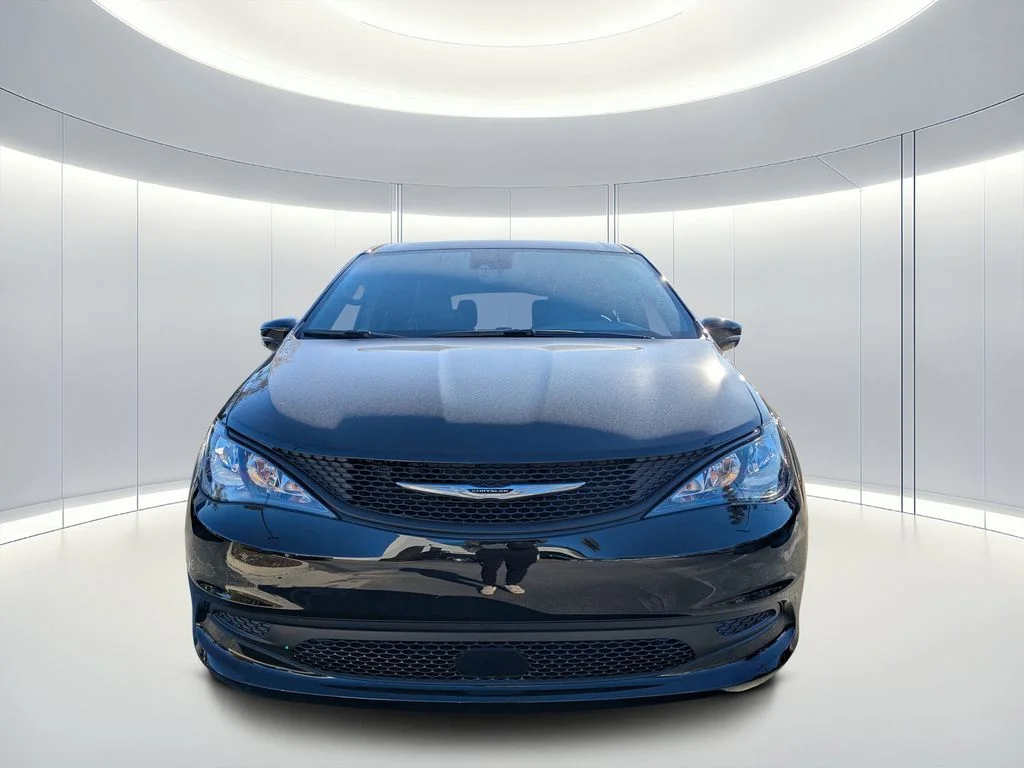 New 2026 Diamond Black Crystal Pearl-Coat Exterior Paint Chrysler LX image 8