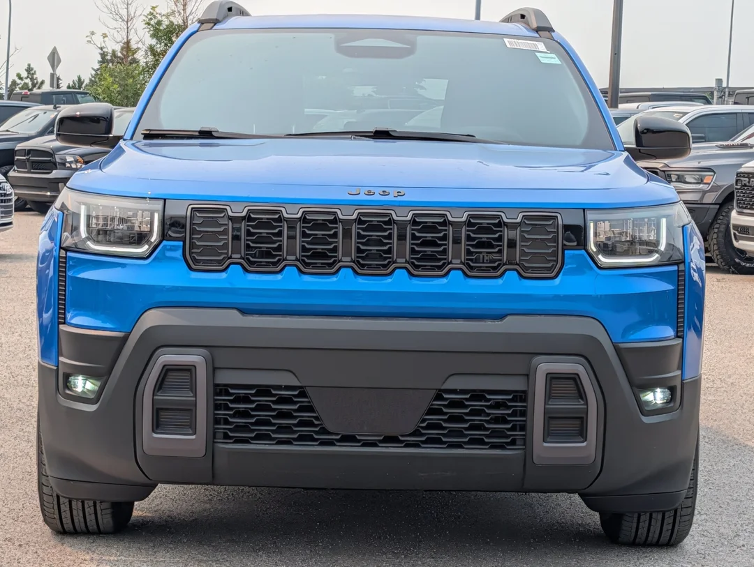 New 2026 Blue Jeep Laredo - - 4x4 - 1.6L Turbo Hybrid - Uconnect 5 w/ 12.3 Screen & More! image 3