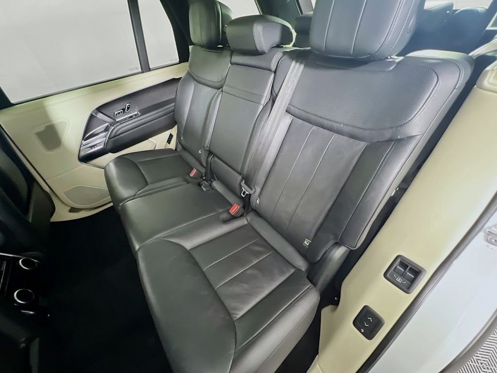 Used 2022 Fuji White Land Rover SE image 26