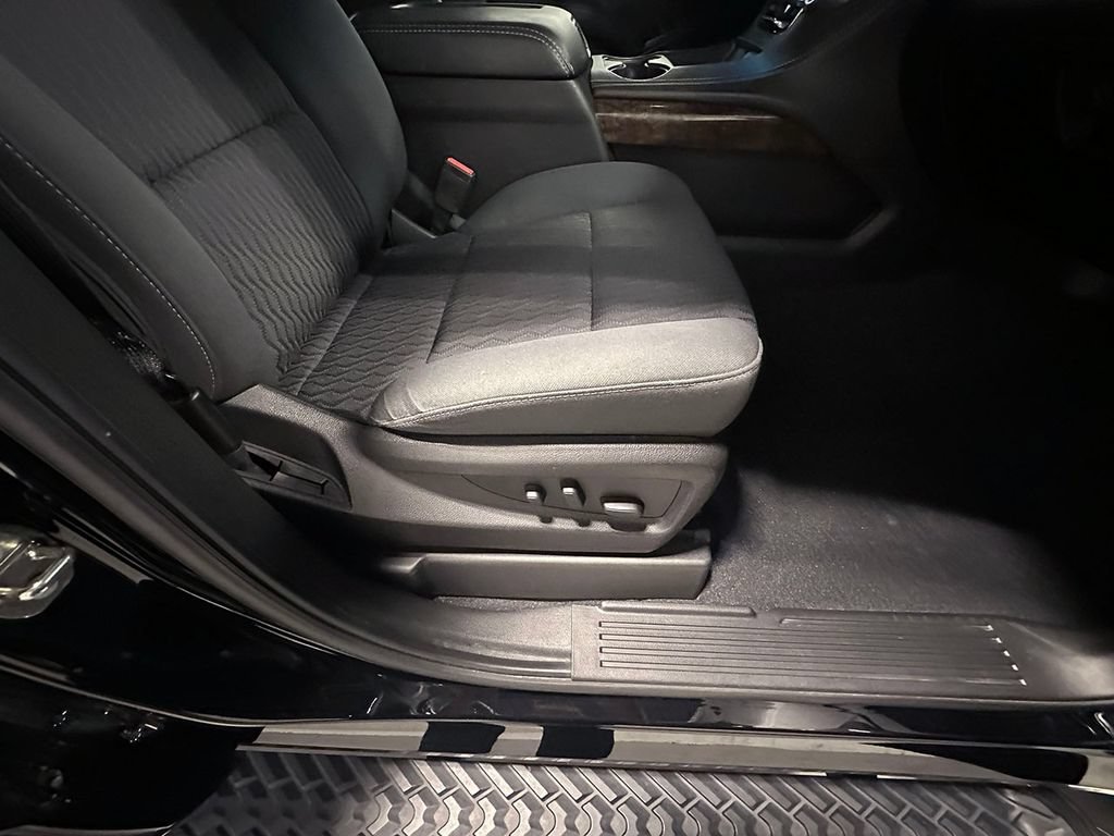 Used 2019 BLACK Chevrolet LS image 26
