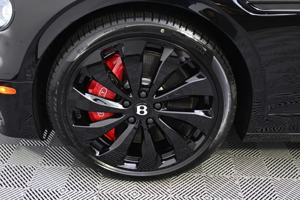 Used 2025 Q9l Bentley Black Edition image 21
