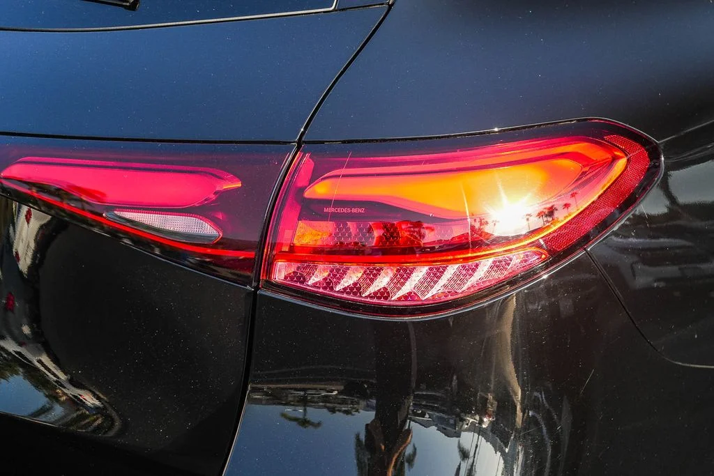 Used 2025  Mercedes-Benz GLC 300 image 7