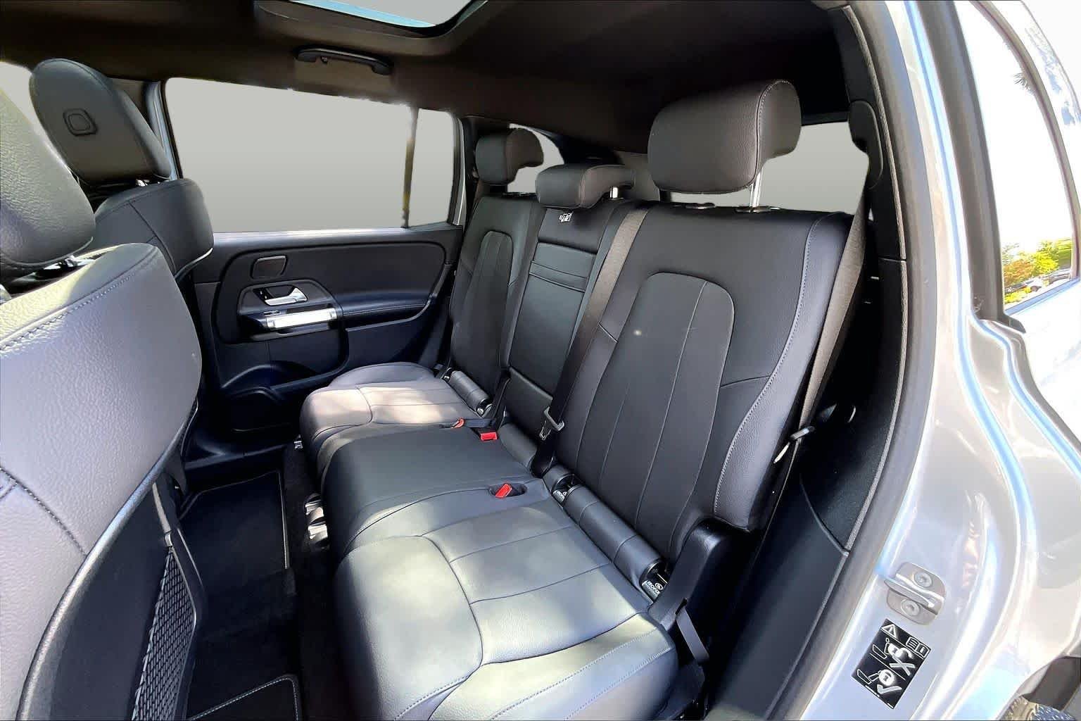Used 2026 Cirrus Silver Metallic Mercedes-Benz GLB 250 image 20