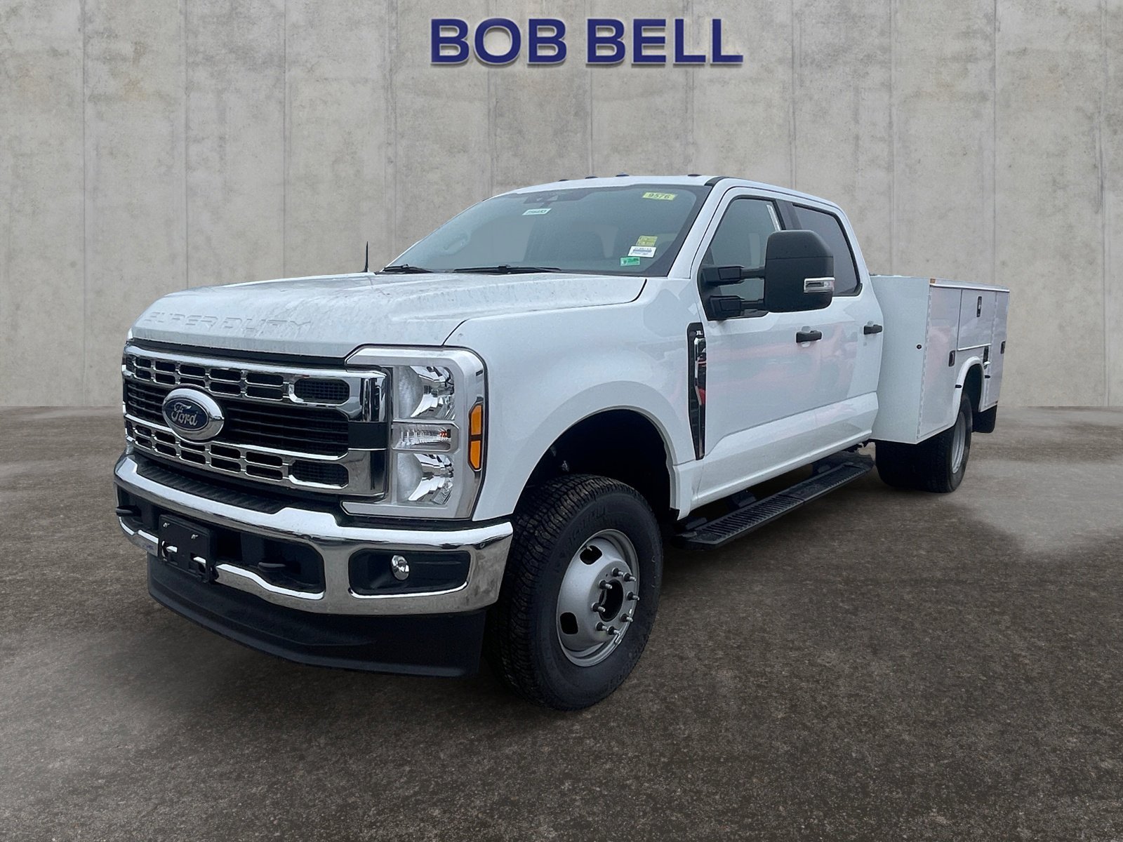 2025 Ford F-350 XL 4x4 Crew Cab 179-In DRW's photo