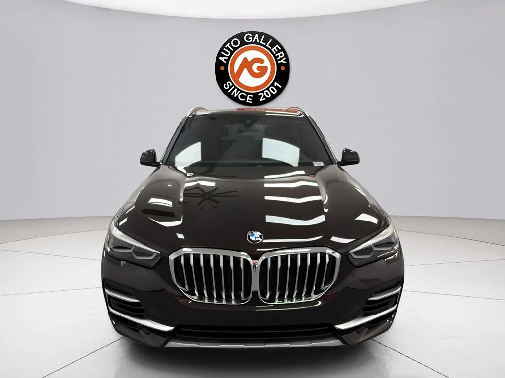 Used 2023 Brown BMW xDrive40i image 2