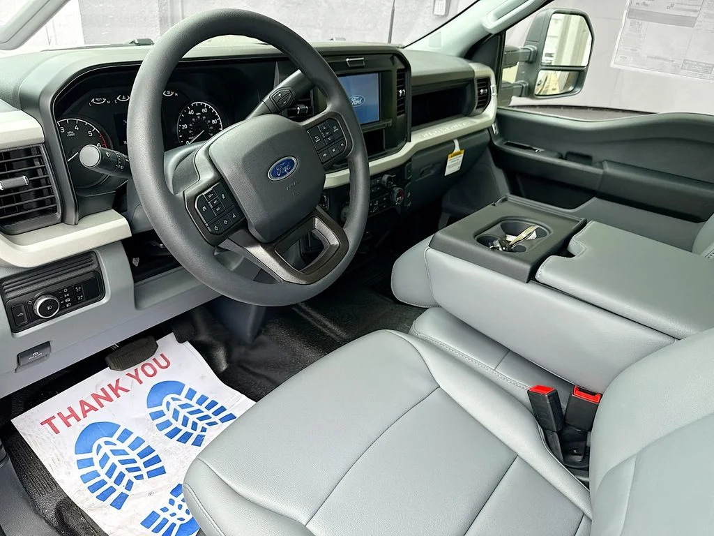 New 2026 Oxford White Ford XL image 9
