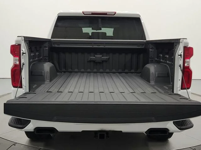 Used 2025 White Chevrolet RST image 37