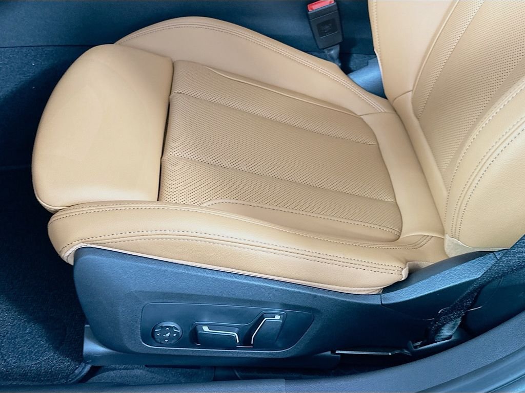 New 2026 Skyscraper Grey Metallic BMW M340i image 21