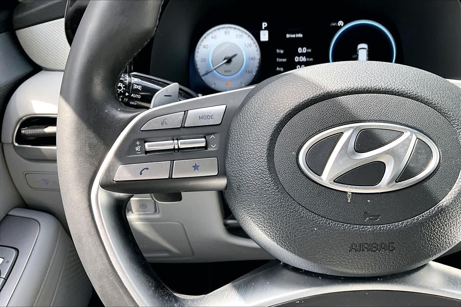 Used 2025 Steel Graphite Hyundai SEL Premium 7P image 24