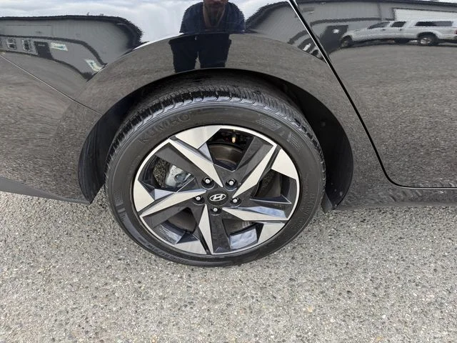 Used 2023 Phantom Black Hyundai SEL image 19