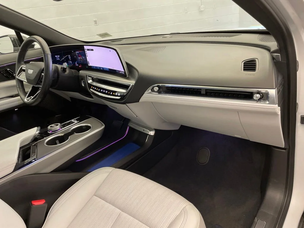 Used 2024 White Cadillac Luxury image 24