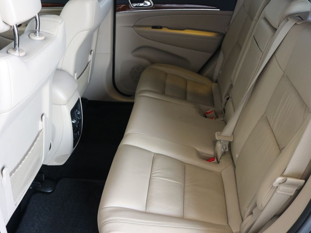 Used 2011 Gray Jeep Limited image 30