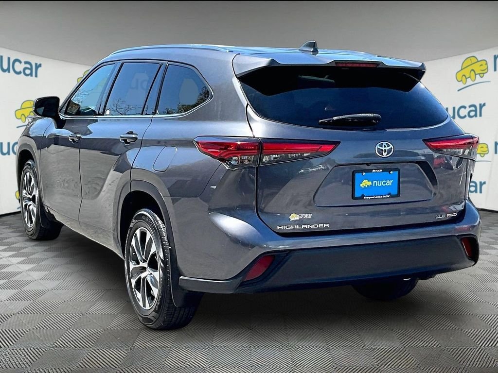 Used 2021 Gray Toyota XLE image 4