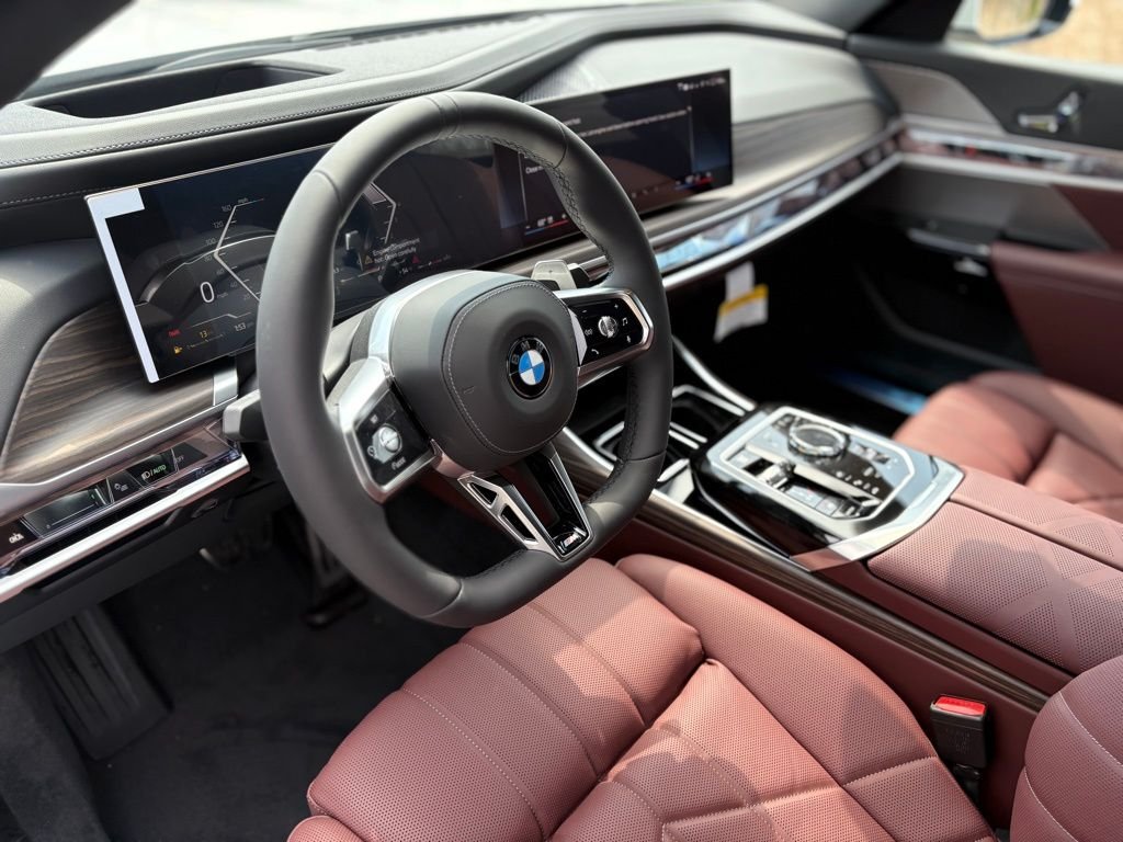 2025 BMW 7 Series 760i - Photo 15