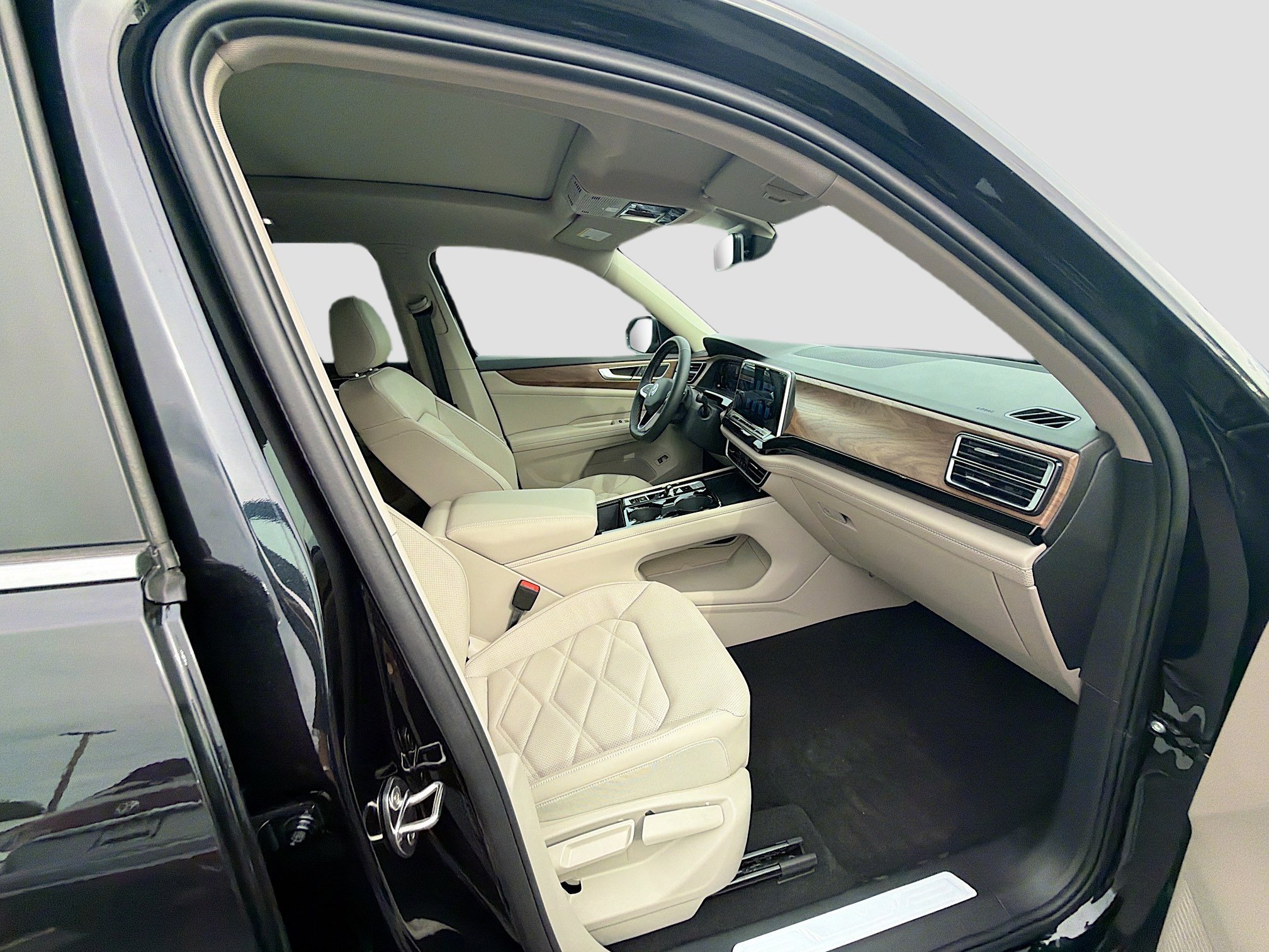 New 2026 Black Volkswagen 2.0T SE w/Technology image 23