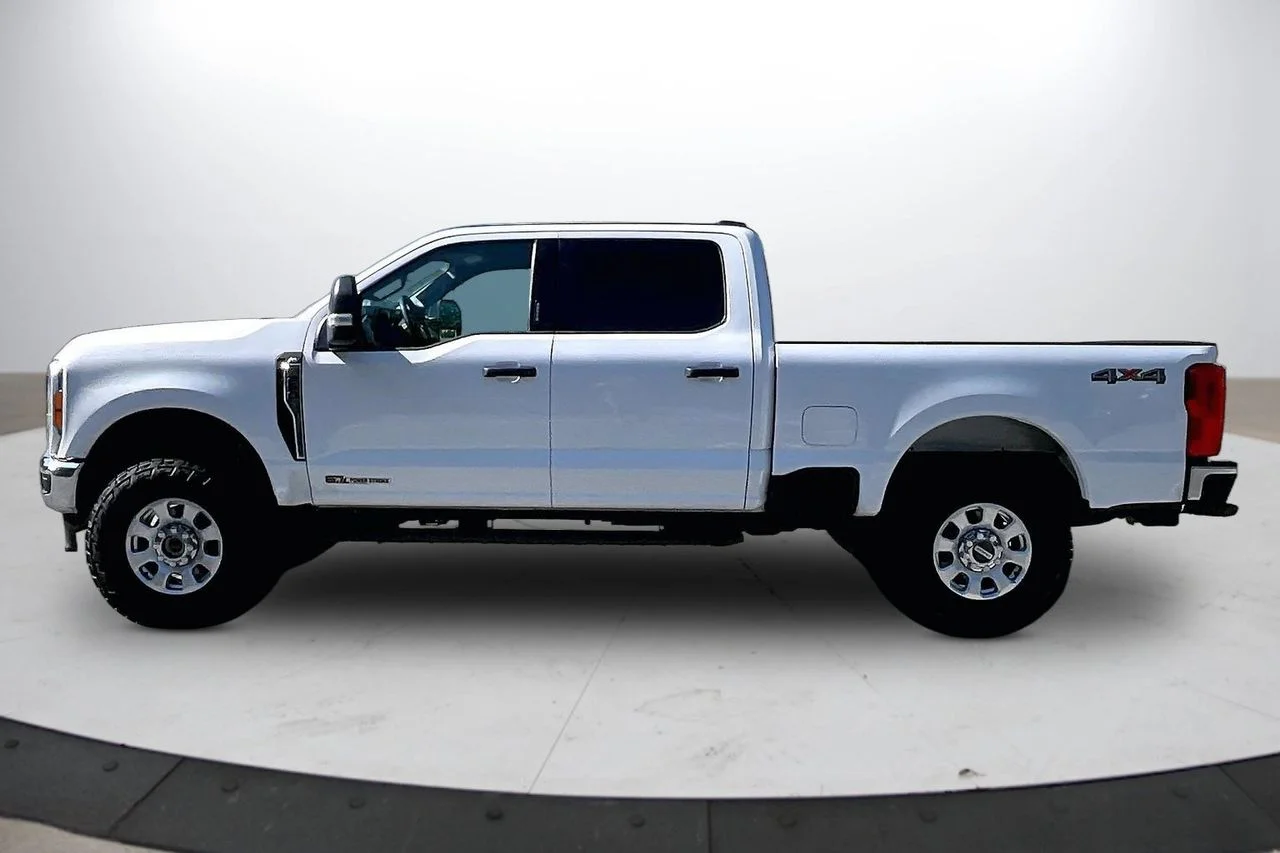 Used 2023 White Ford XLT image 5