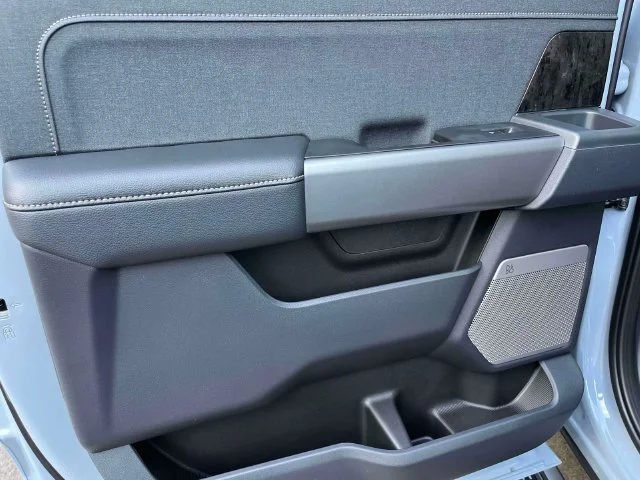 New 2027 Glacier Gray Metallic Tri-Coat Ford F-250® Lariat® image 16