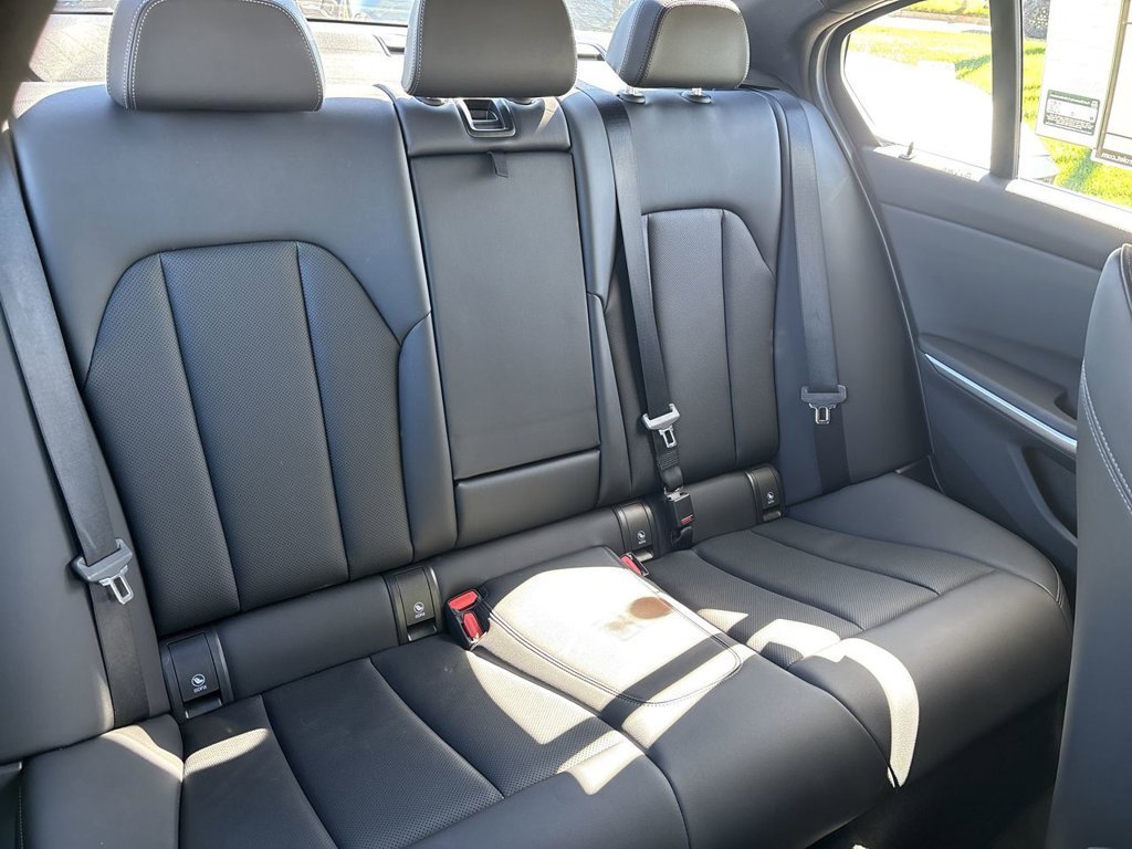 2026 BMW 3 Series 330i - Photo 33