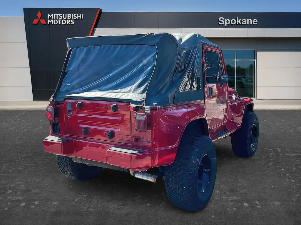 Used 1992 Red Jeep Renegade image 5
