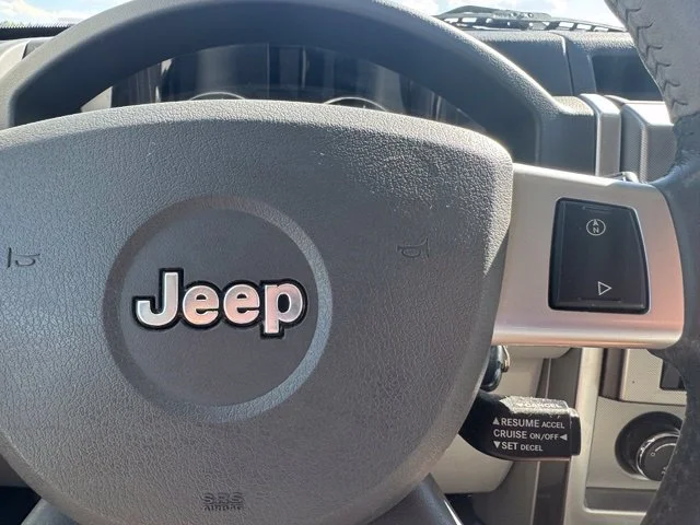 Used 2008 Blue Jeep Limited image 33