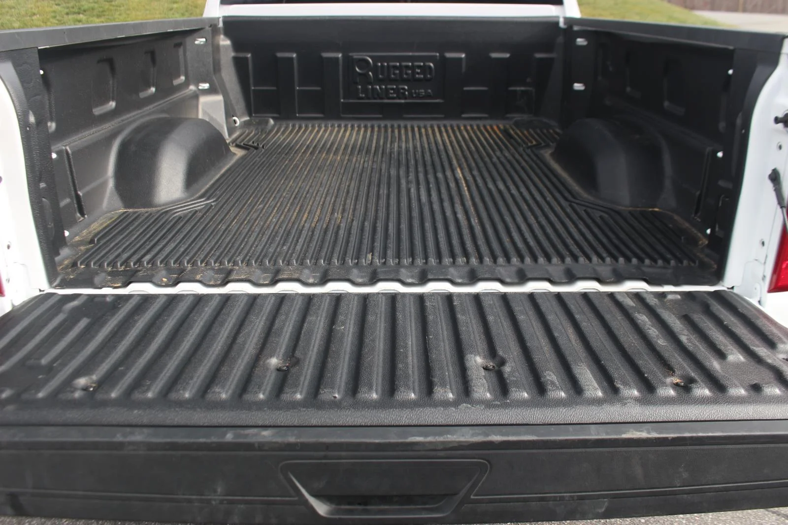 Used 2025 Summit White Chevrolet LT image 15