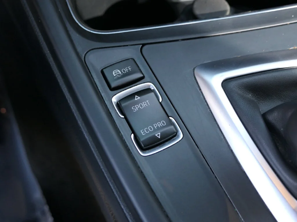 Used 2018 Alpine White BMW 330i image 22