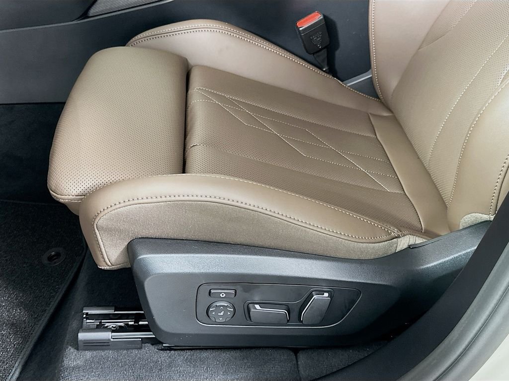 New 2026 Dune Grey Metallic BMW 30 xDrive image 21