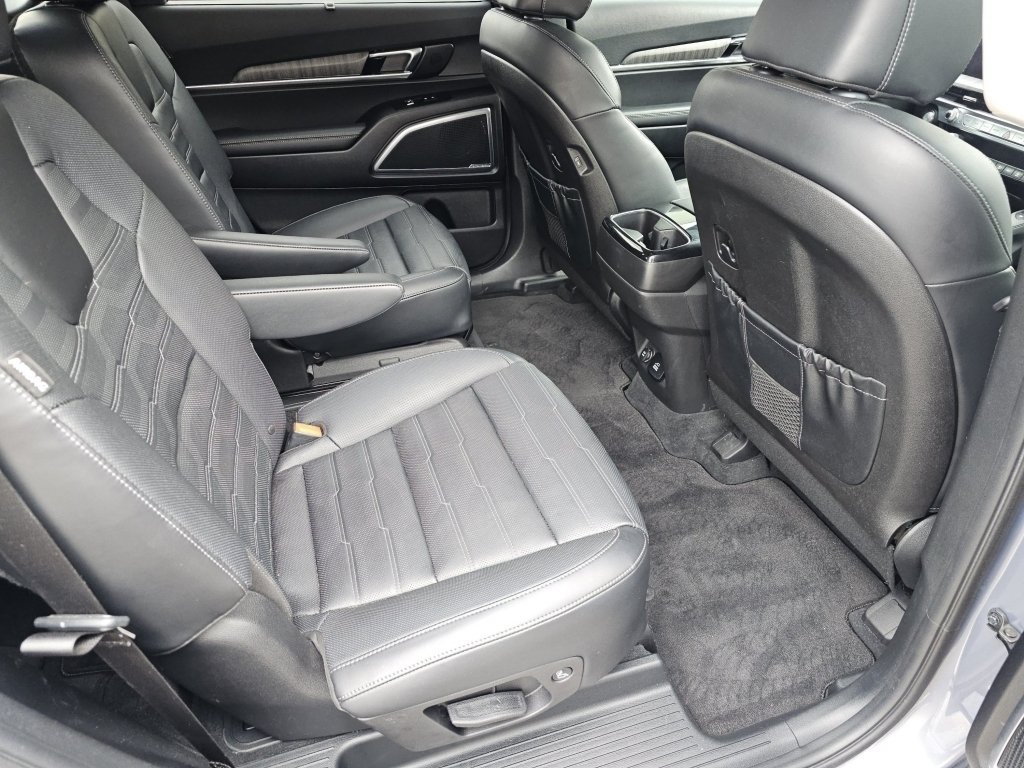 Used 2024 Everlasting Silver Kia SX Prestige image 29