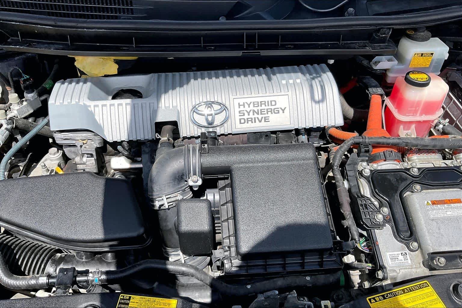 Used 2011 Winter Gray Metallic Toyota I image 30