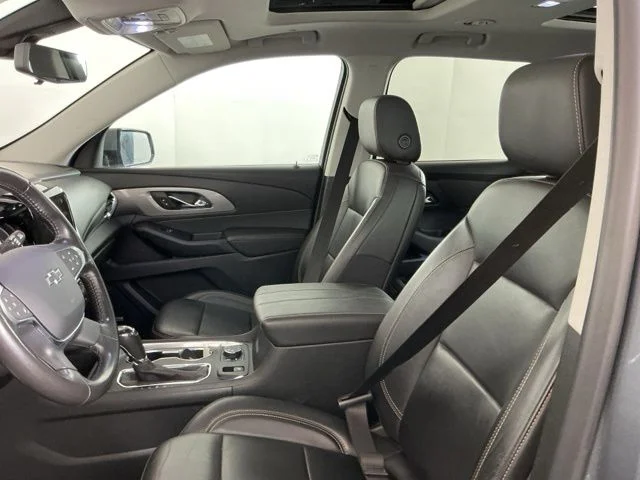 Used 2020  Chevrolet RS image 16