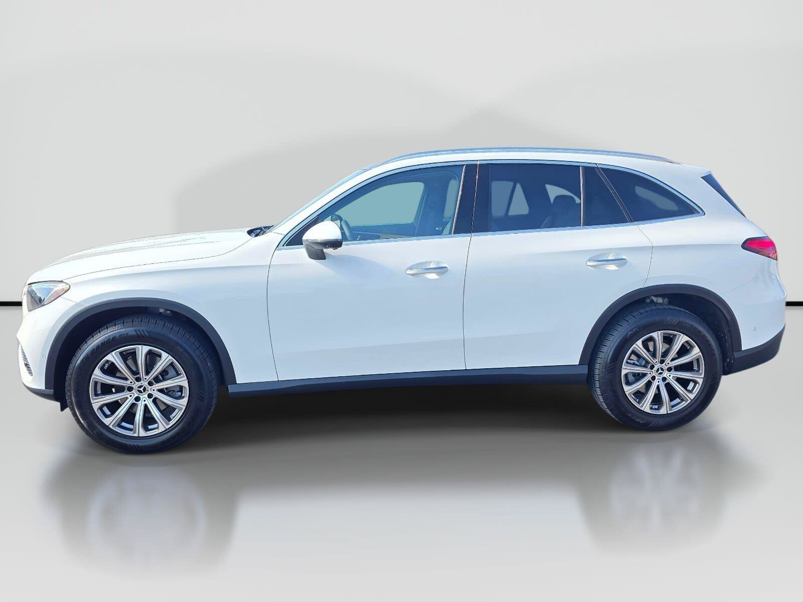 Used 2025 Polar White Mercedes-Benz GLC 300 image 2